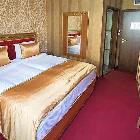 Diamond Hotel 3*