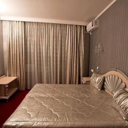 Diamond Hotel 3*
